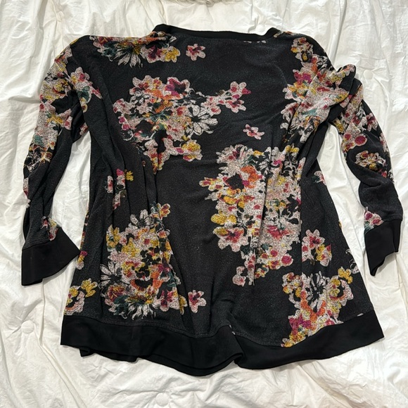 Maurices super soft burnout floral sweatshirt - Picture 3 of 3